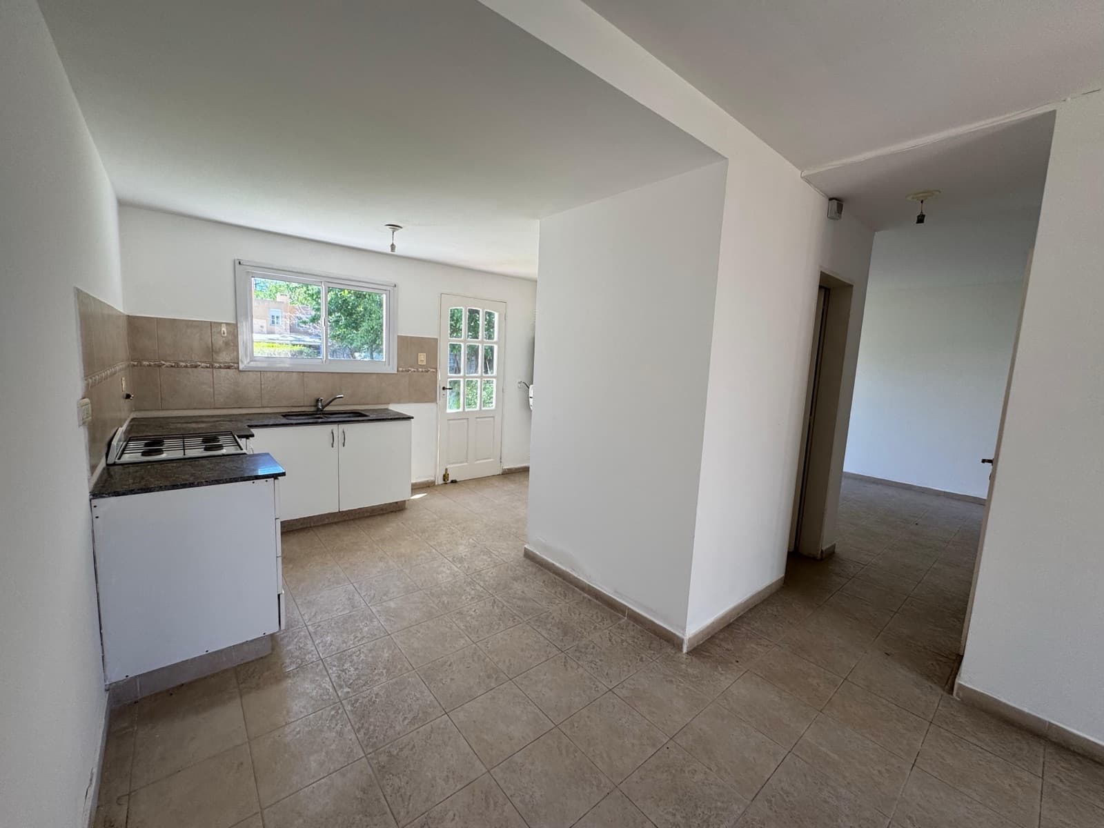 3-BEDROOM HOUSE FOR SALE IN THE NORTH ZONE OF HOUSING CALANDRIA