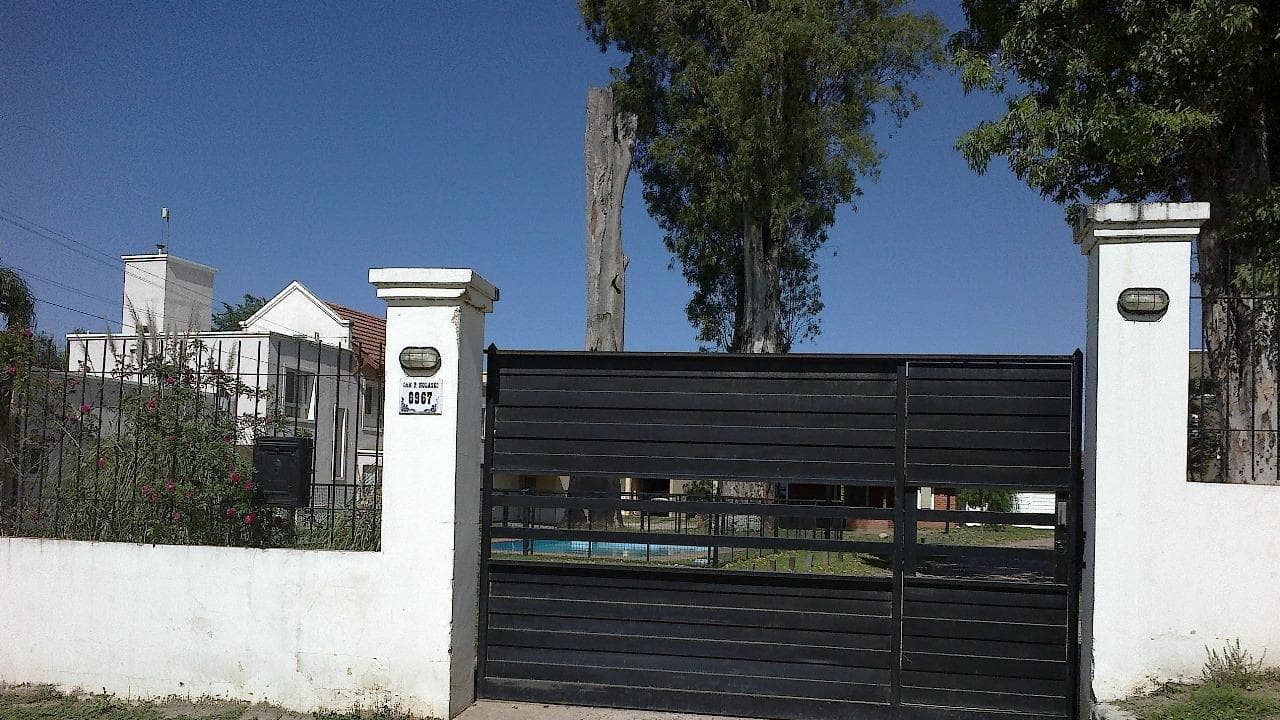 3-BEDROOM HOUSE FOR SALE IN THE NORTH ZONE OF HOUSING CALANDRIA