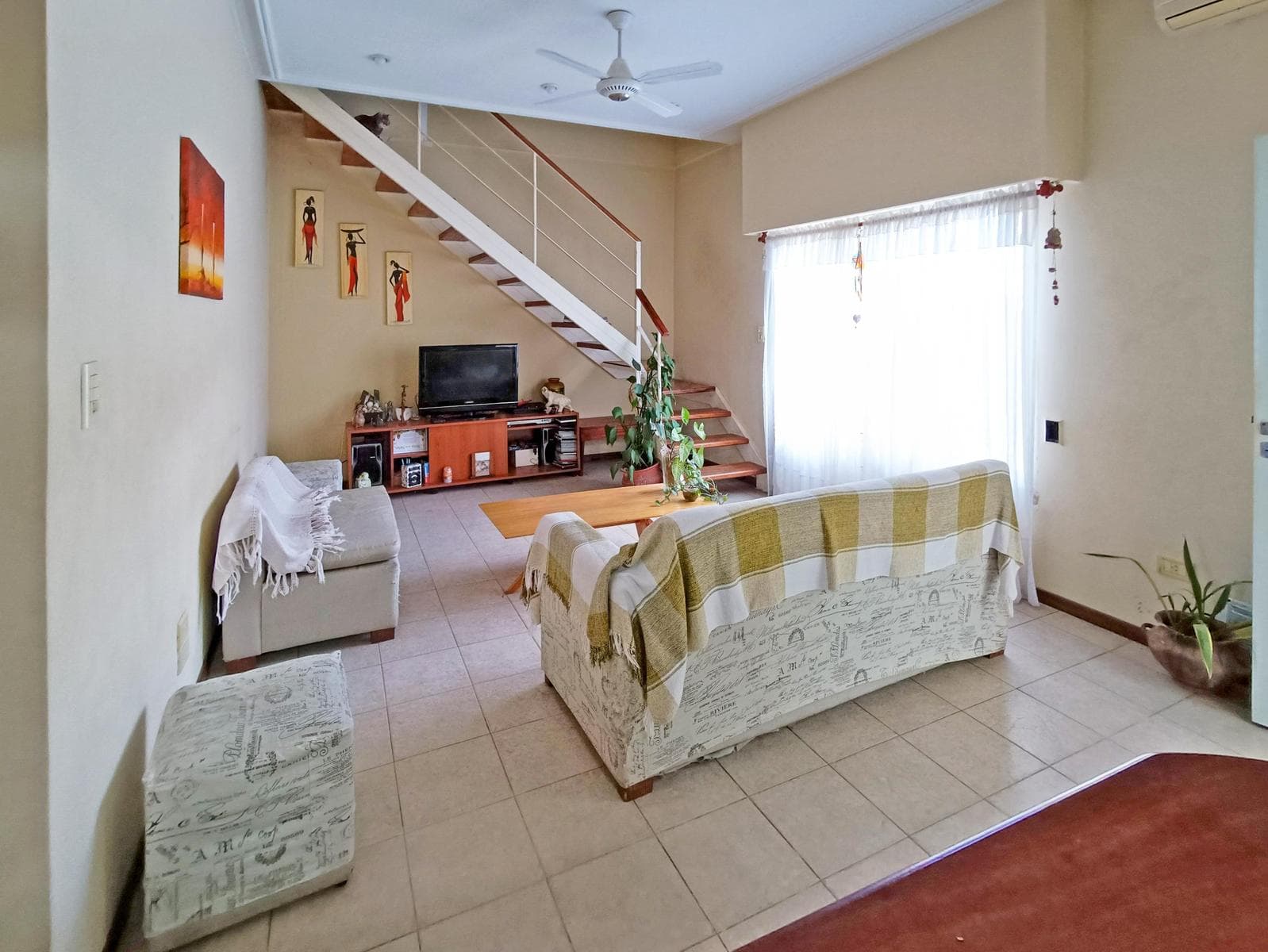 FOR SALE | TRADE - 4-bedroom house with barbecue area and garage - Sarmiento neighborhood, Rosario.