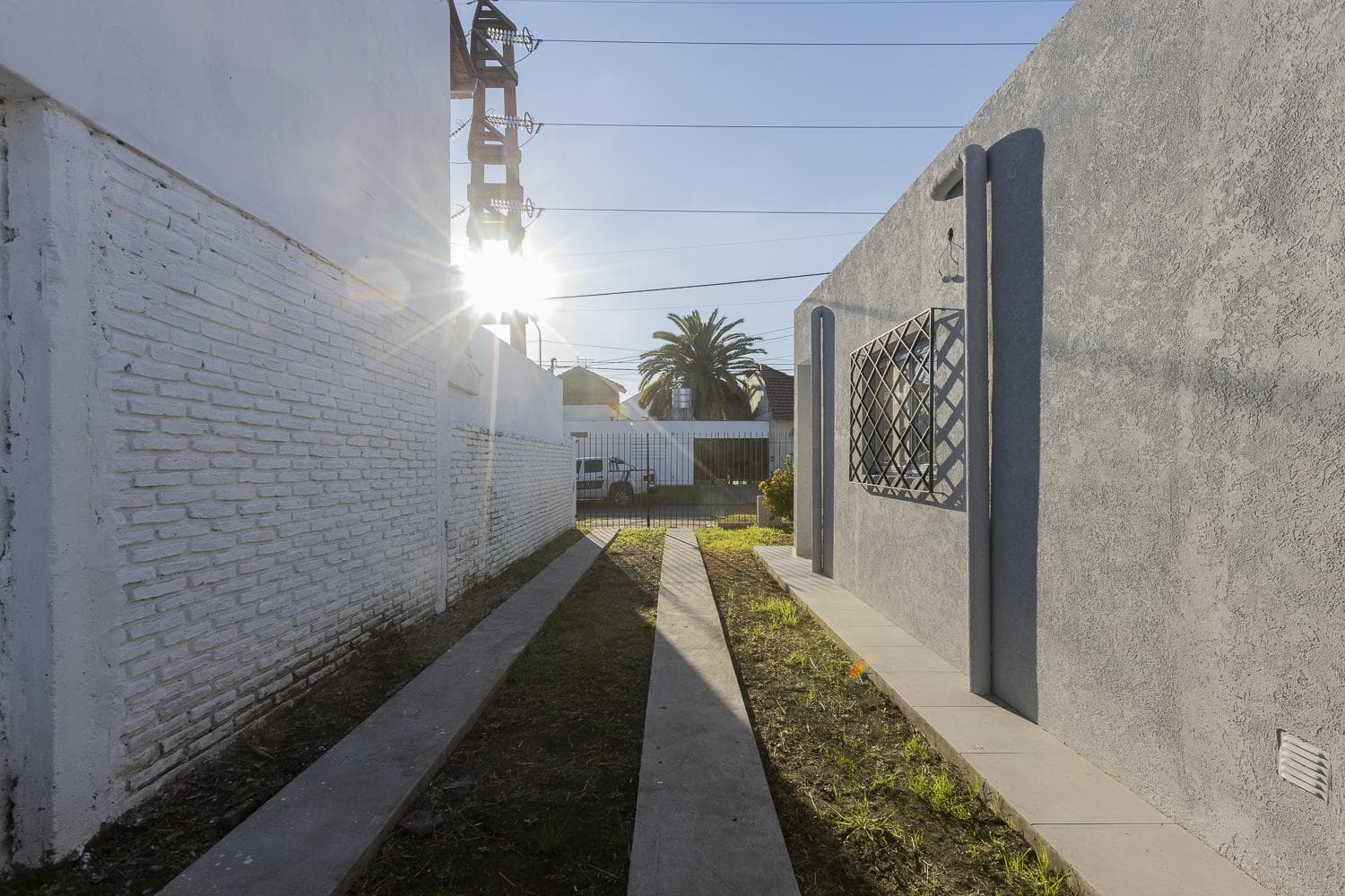 Brand-New House for Sale with a Park and Financing Options in Adrogue