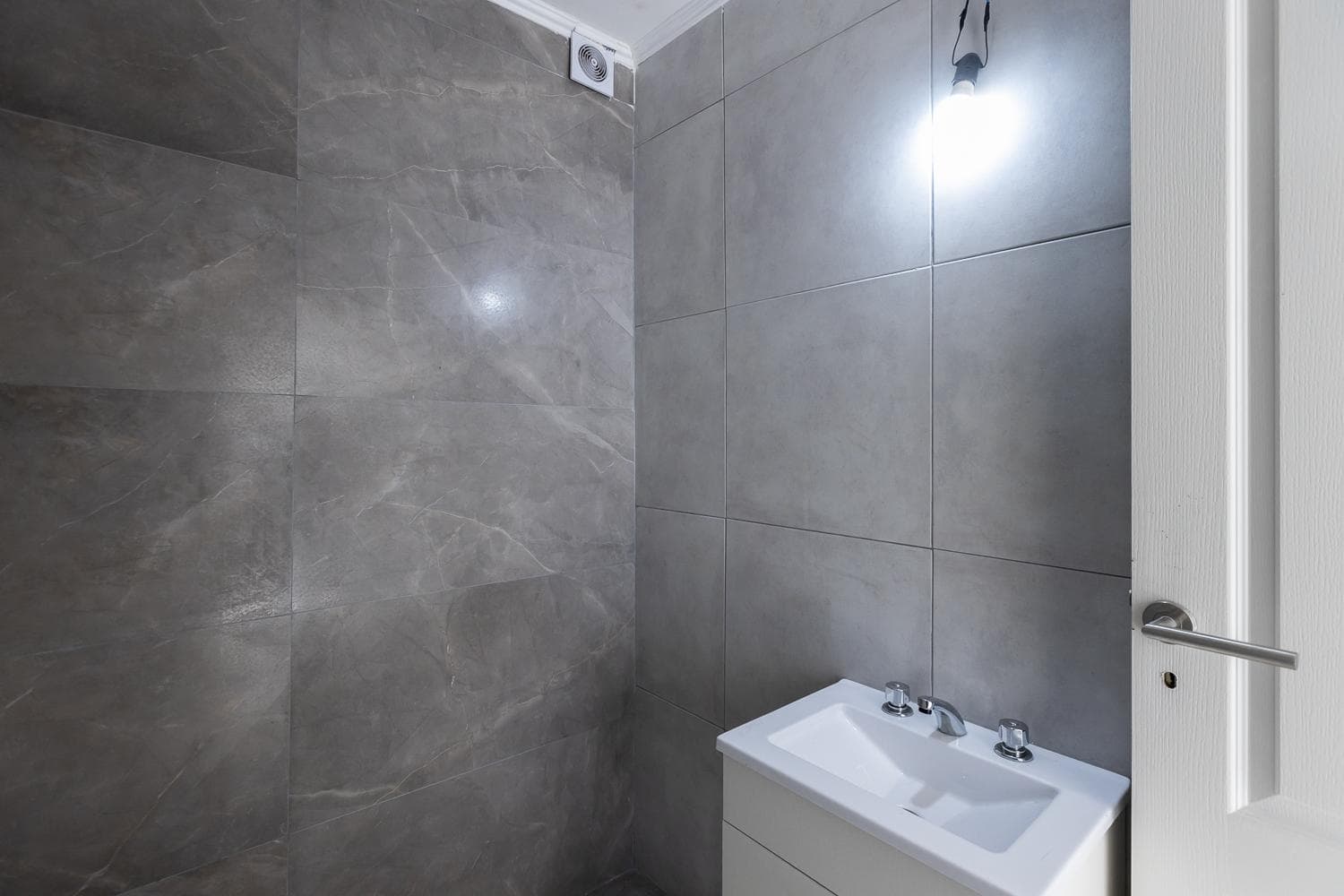 Brand-New House for Sale with a Park and Financing Options in Adrogue