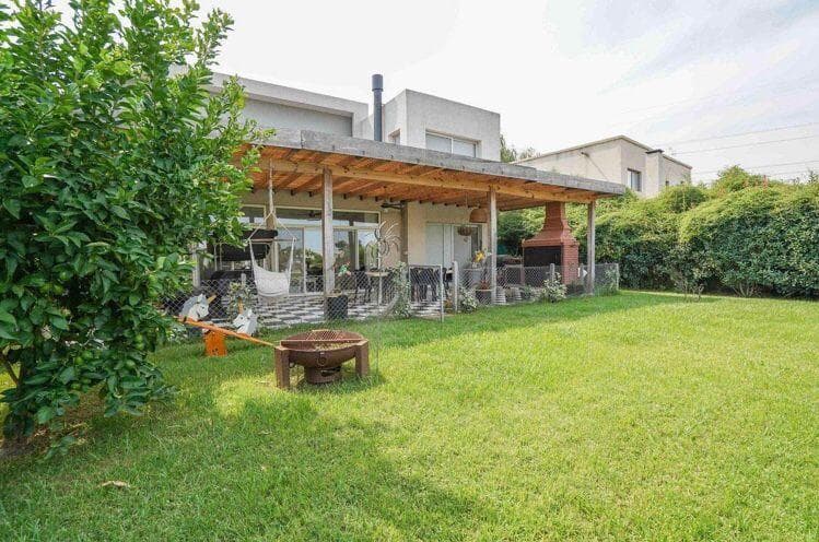 House for Sale, Near the Lagoon in San Benito - Villanueva