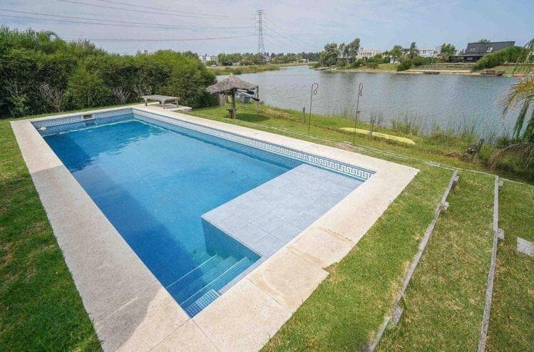 House for Sale, Near the Lagoon in San Benito - Villanueva