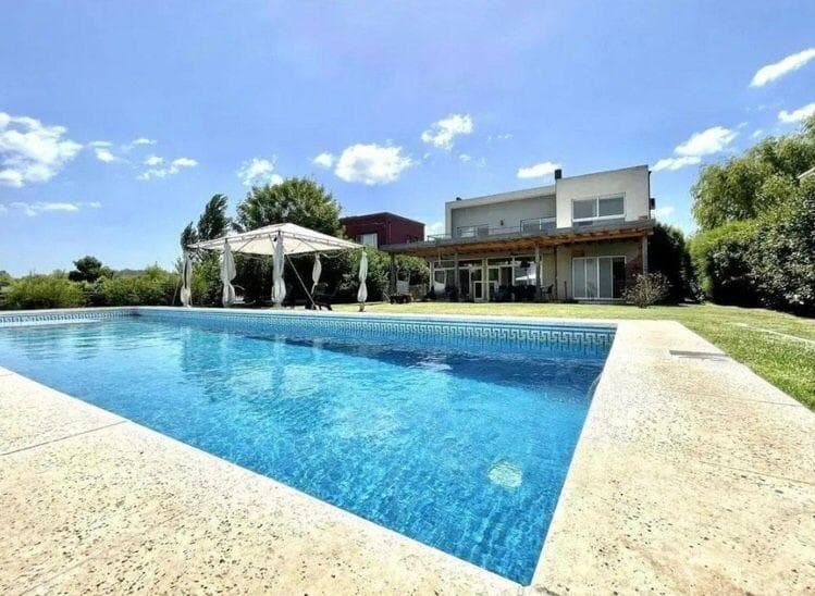 House for Sale, Near the Lagoon in San Benito - Villanueva