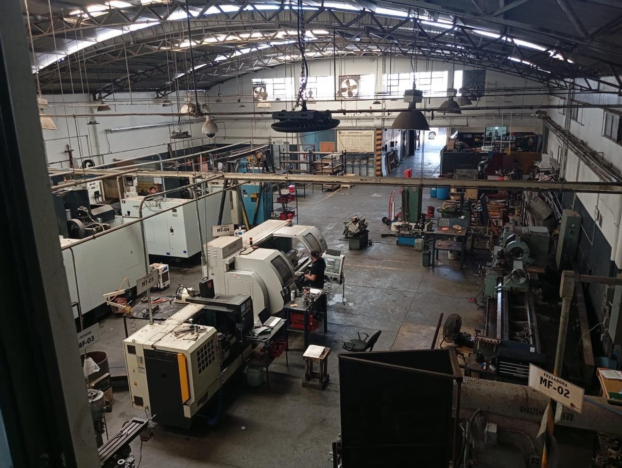 Bodega comercial con Área de Oficinas en la Colonia San Miguel