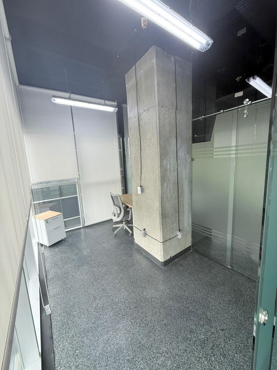 FULLY EQUIPPED AND FURNISHED OFFICE