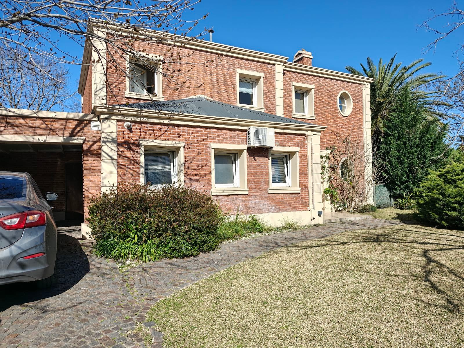 House in the Los Jazmines Neighborhood, Pilar del Este