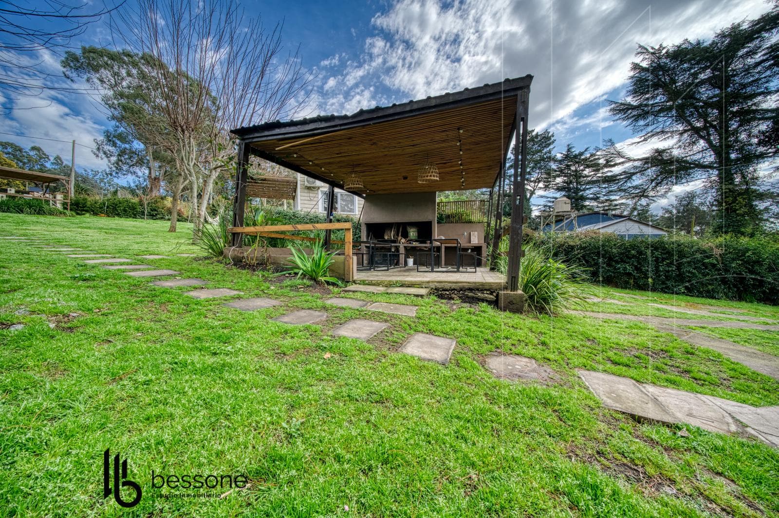 3-room house plus cabins for rent