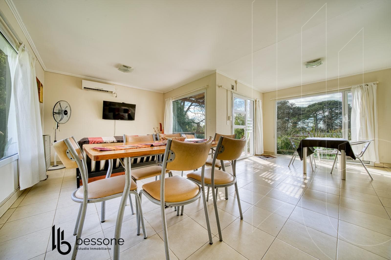 3-room house plus cabins for rent
