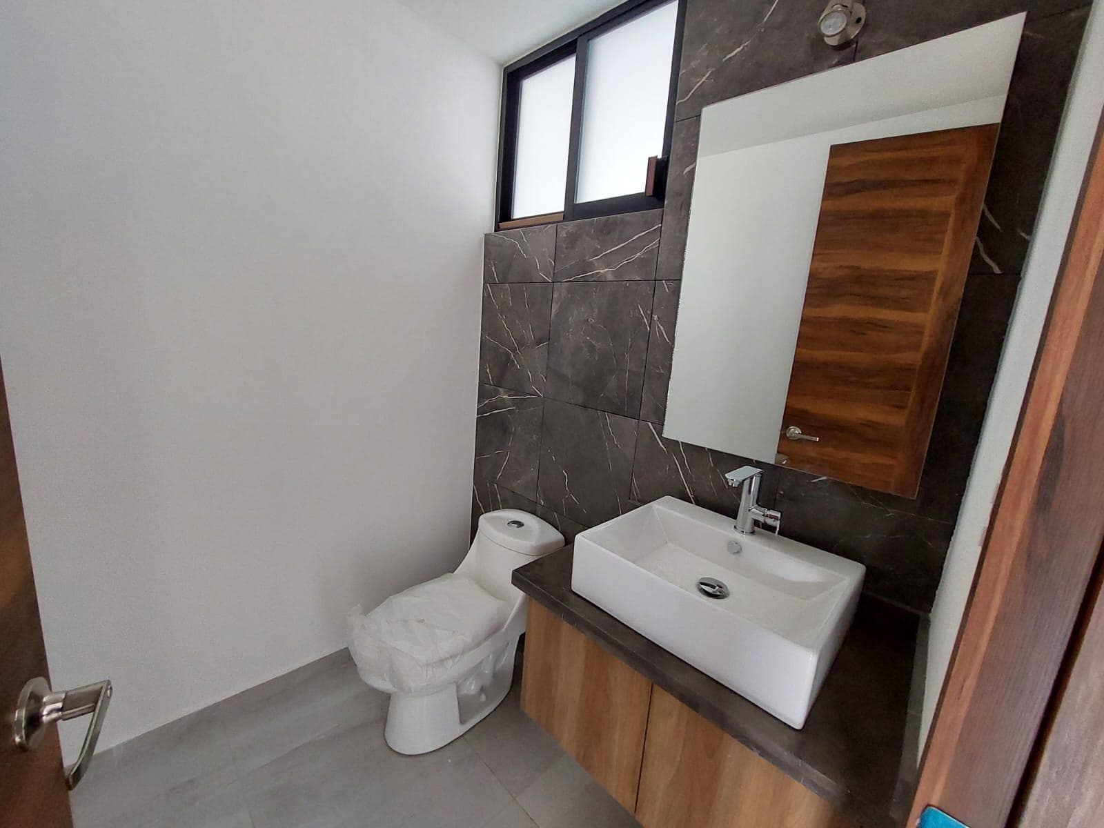 House in San Juan Cuautlancingo, Belmonte Residential Community