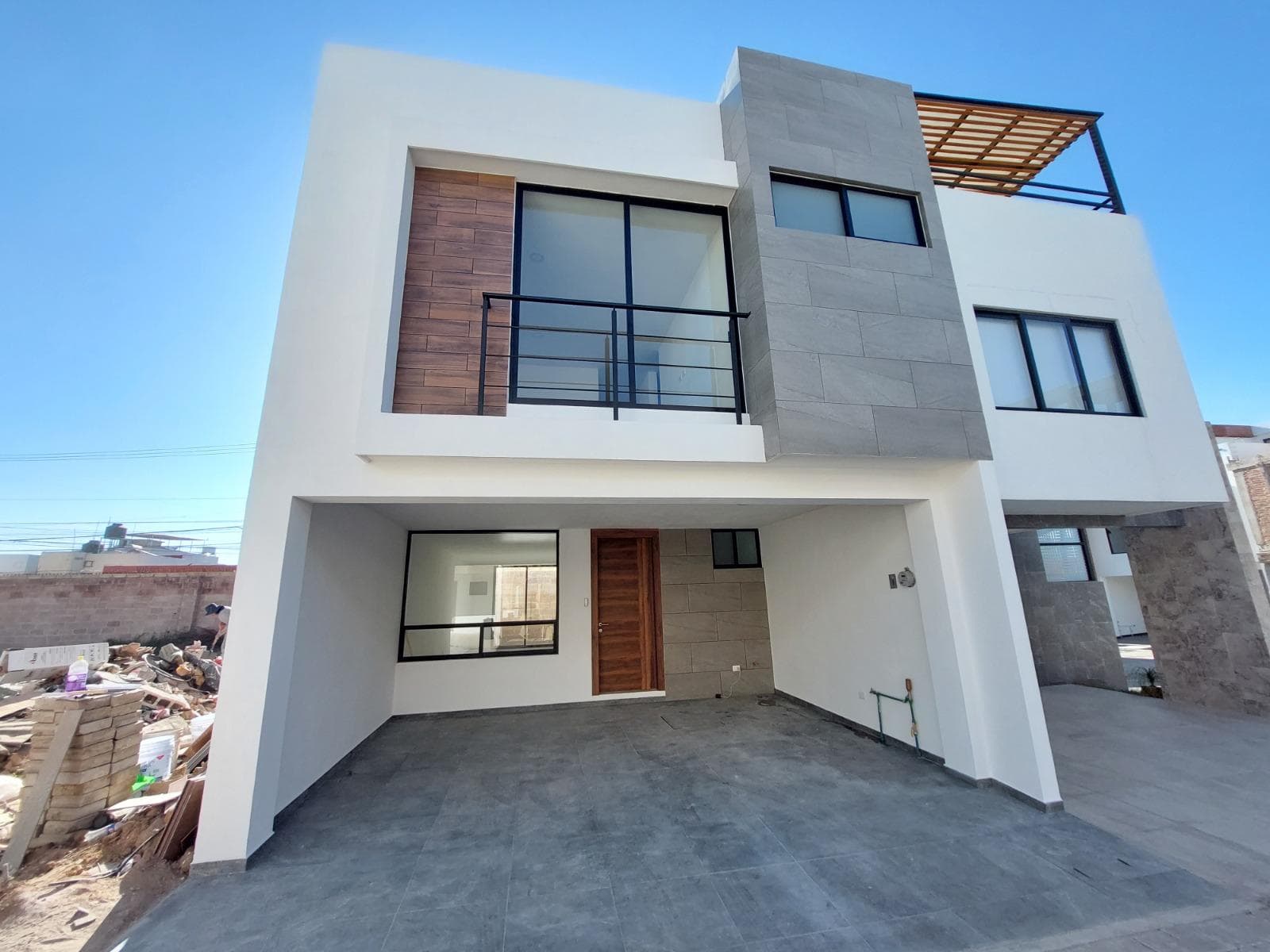 House in San Juan Cuautlancingo, Belmonte Residential Community