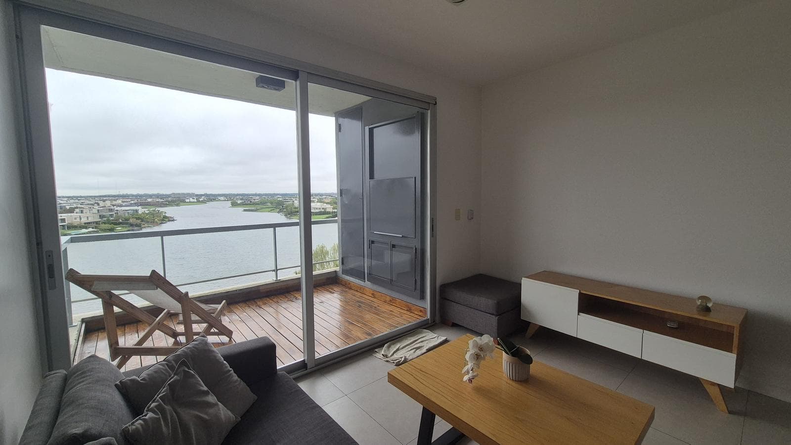 Amazing Apartment with a View in Qbay Golf