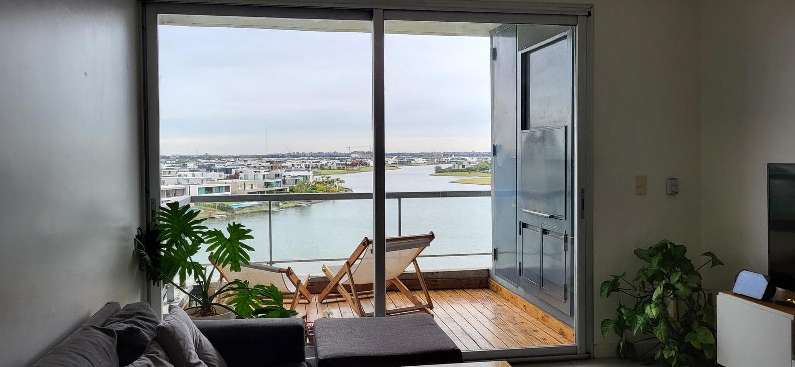 Amazing Apartment with a View in Qbay Golf