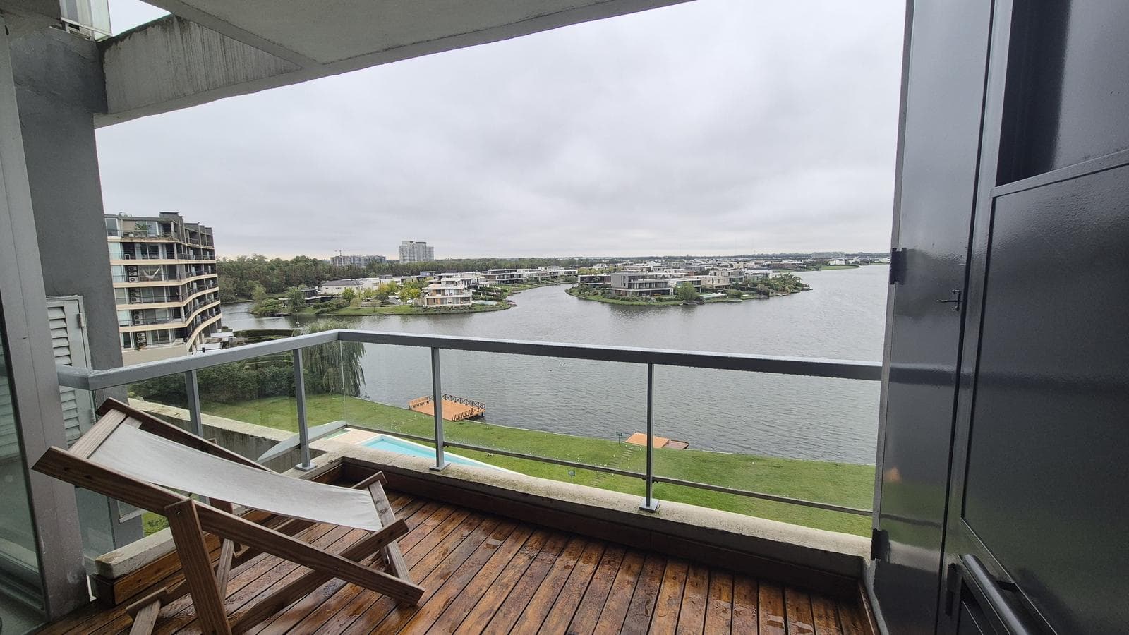 Amazing Apartment with a View in Qbay Golf
