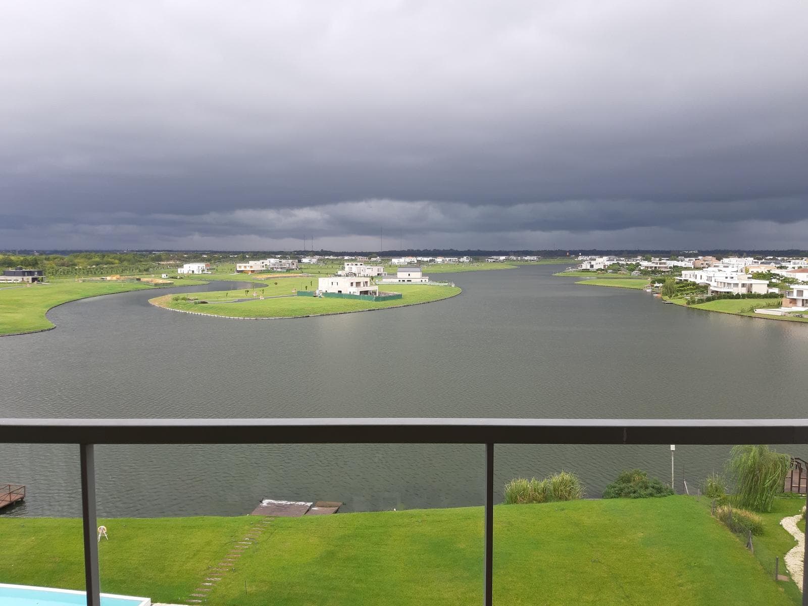 Amazing Apartment with a View in Qbay Golf