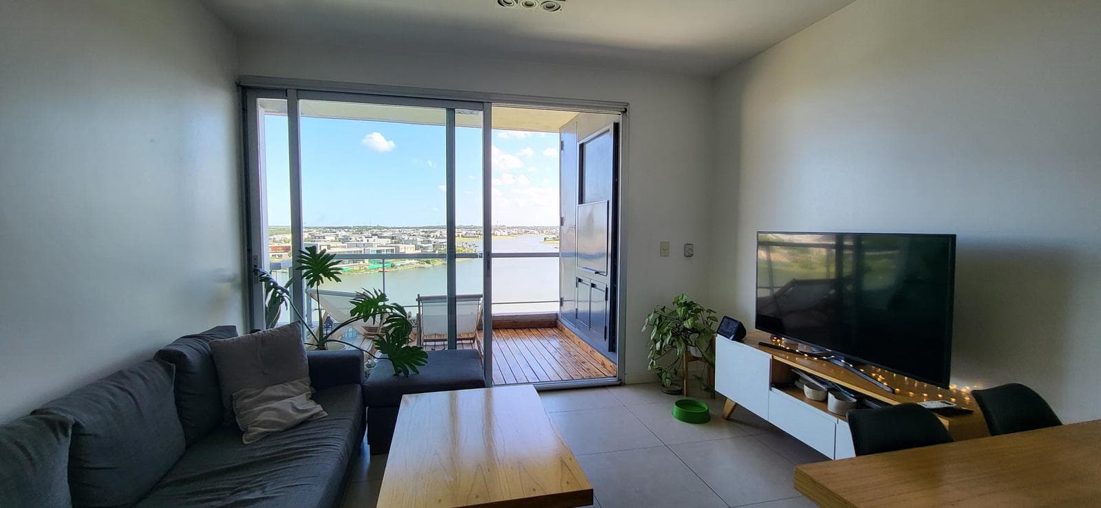Amazing Apartment with a View in Qbay Golf