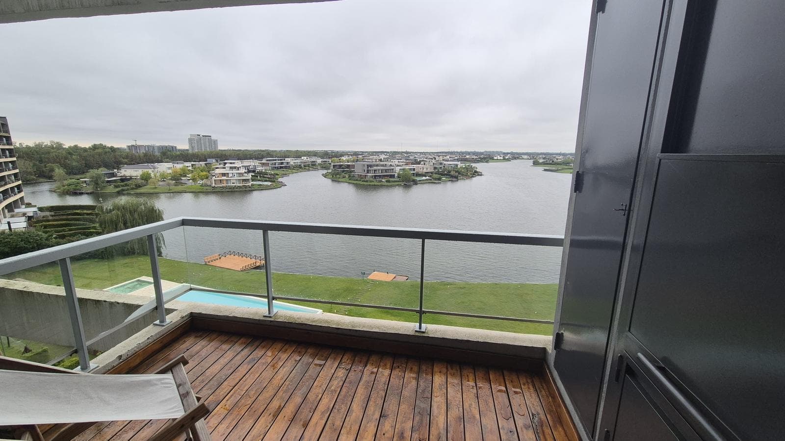 Amazing Apartment with a View in Qbay Golf