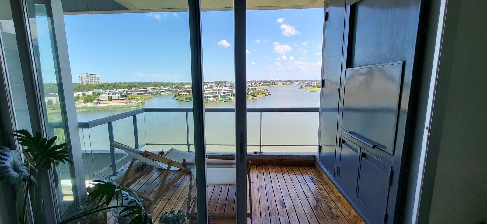Amazing Apartment with a View in Qbay Golf