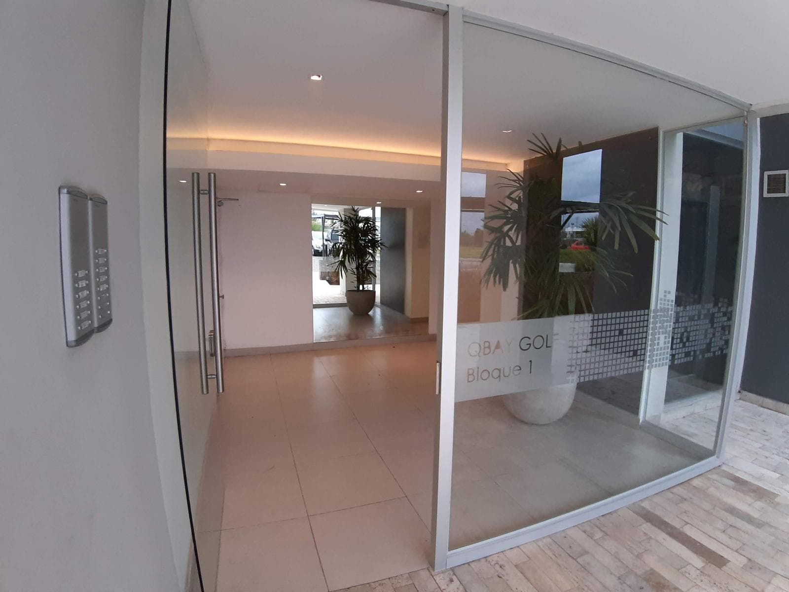 Amazing Apartment with a View in Qbay Golf
