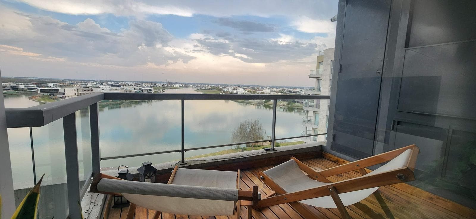 Amazing Apartment with a View in Qbay Golf