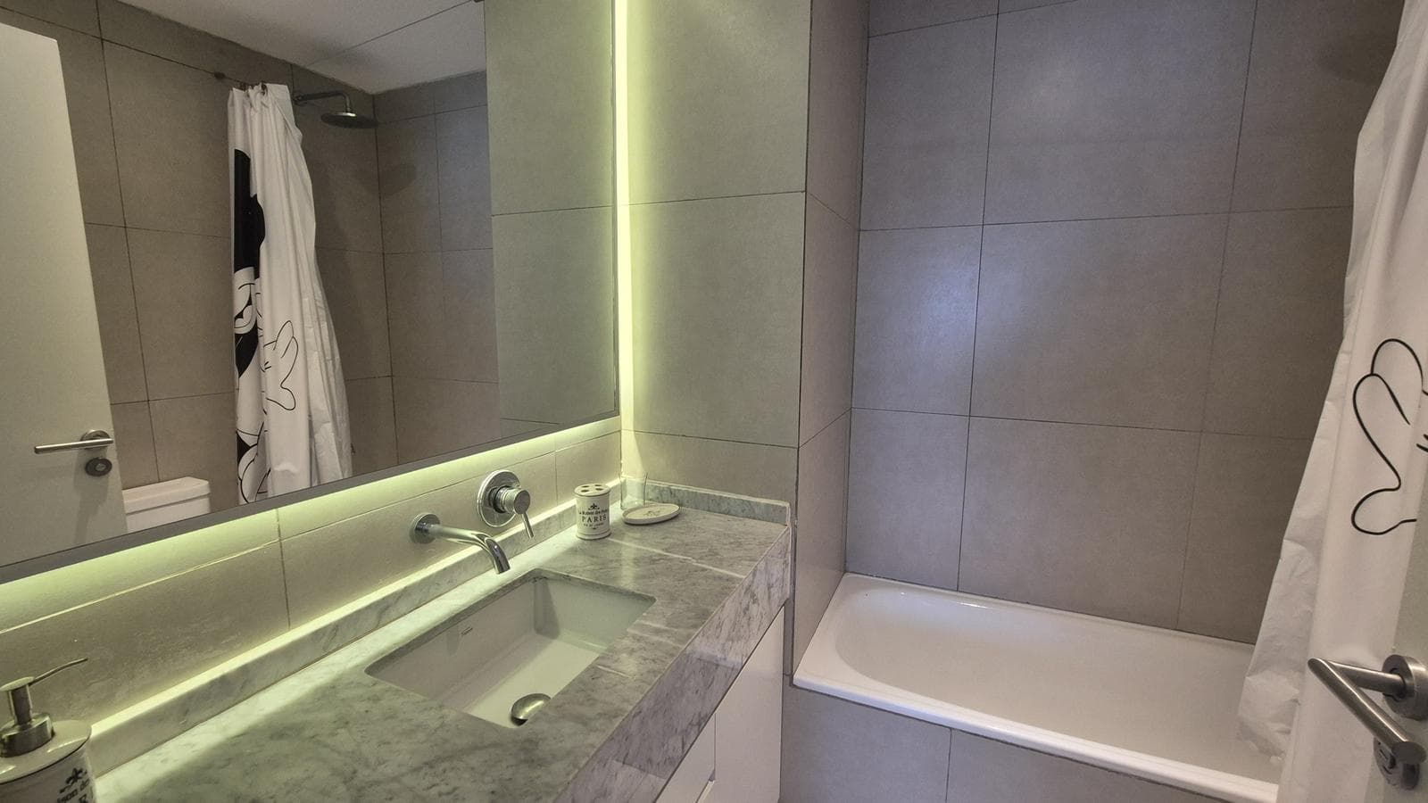 Amazing Apartment with a View in Qbay Golf