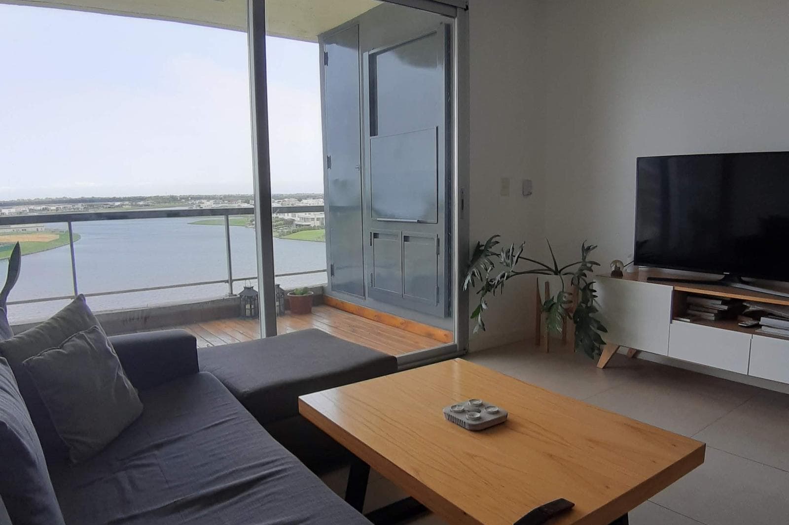 Amazing Apartment with a View in Qbay Golf