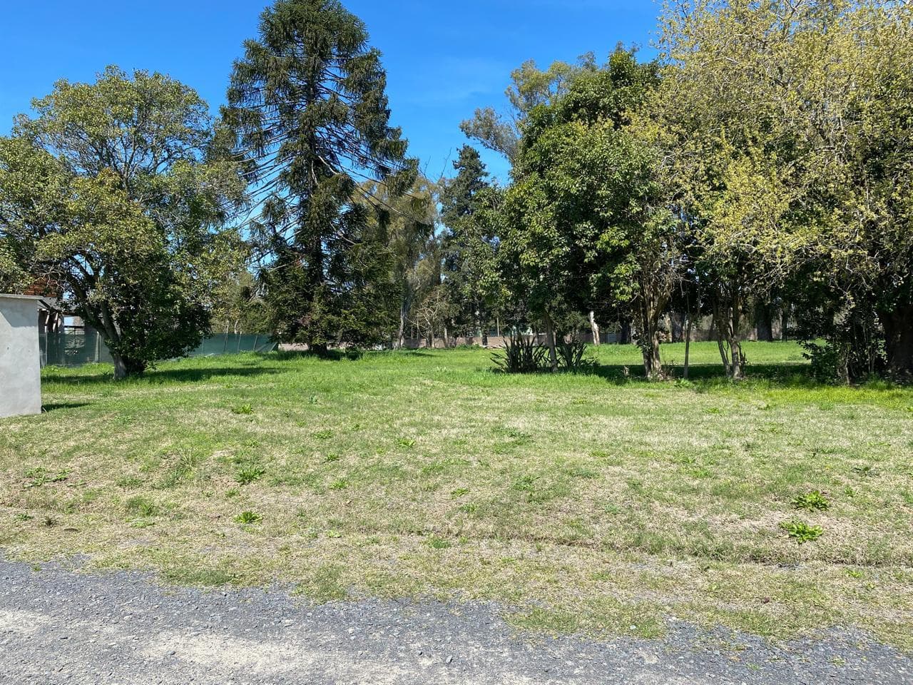 Lot for sale at 467 and 158, City Bell, measuring 17 x 43. Garden Bell gated community.