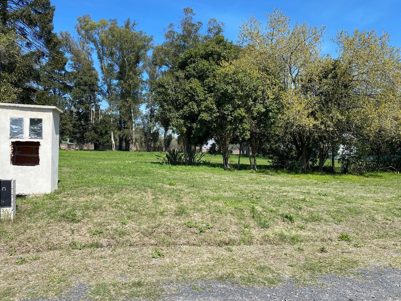 Lot for sale at 467 and 158, City Bell, measuring 17 x 43. Garden Bell gated community.