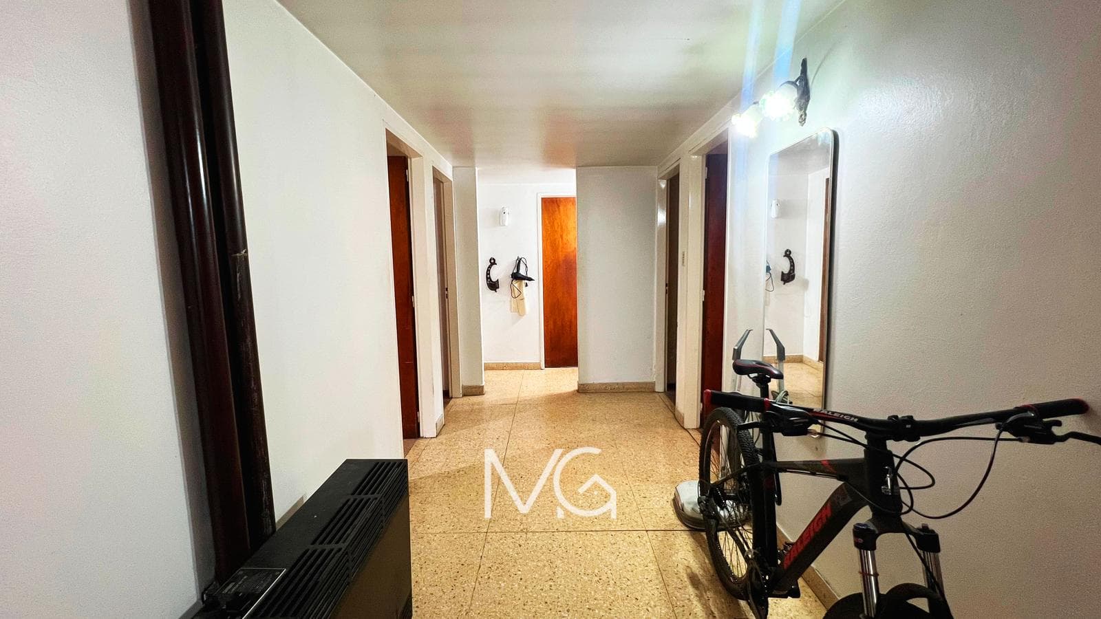 House for Sale with Two Street-Facing Sides and a Park in Adrogue