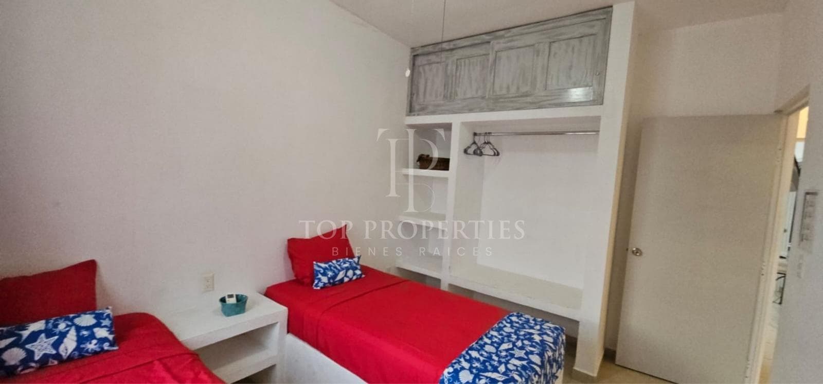 HOUSE FOR SALE, PUERTO MARINO RESIDENTIAL COMPLEX, PUERTO MORELOS, QUINTANA ROO.