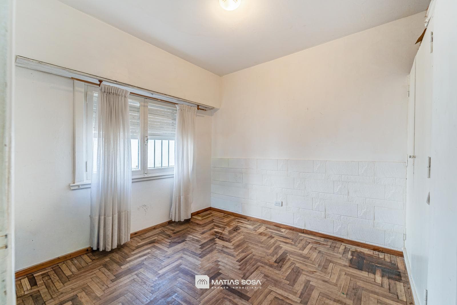 For Sale - 3-room house with a patio - Regional Area - Eligible for a mortgage