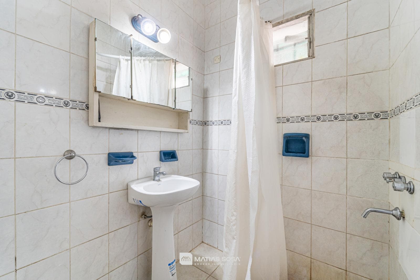 For Sale - 3-room house with a patio - Regional Area - Eligible for a mortgage