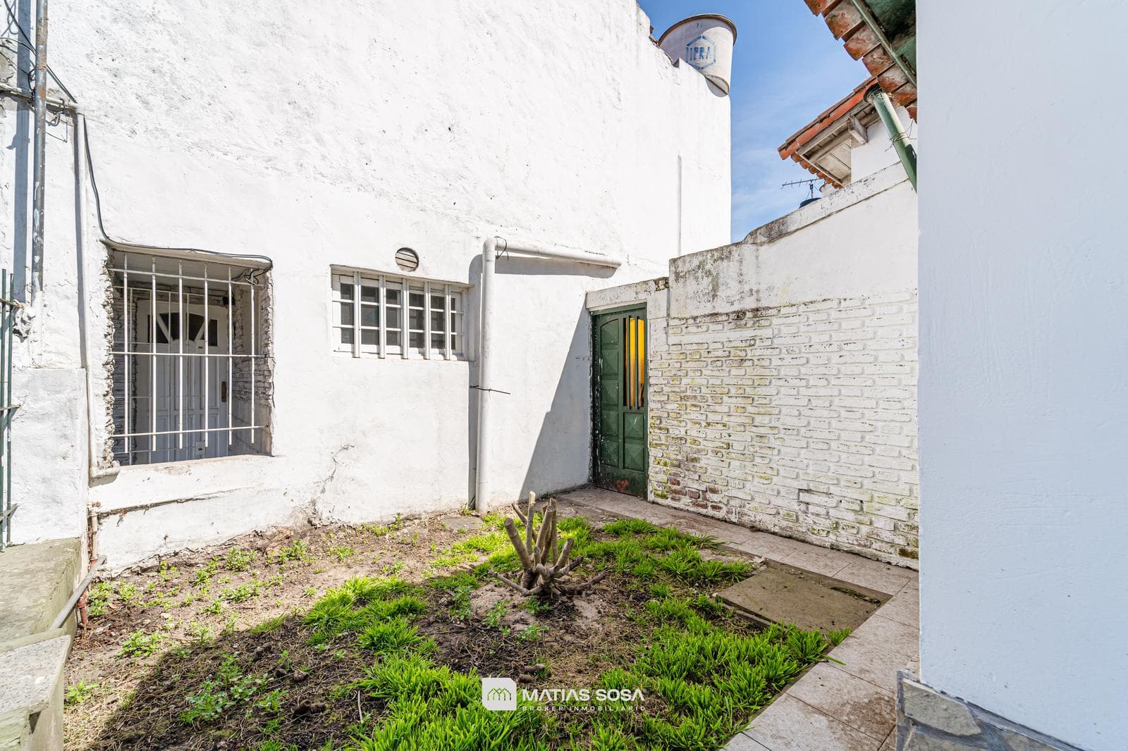 For Sale - 3-room house with a patio - Regional Area - Eligible for a mortgage
