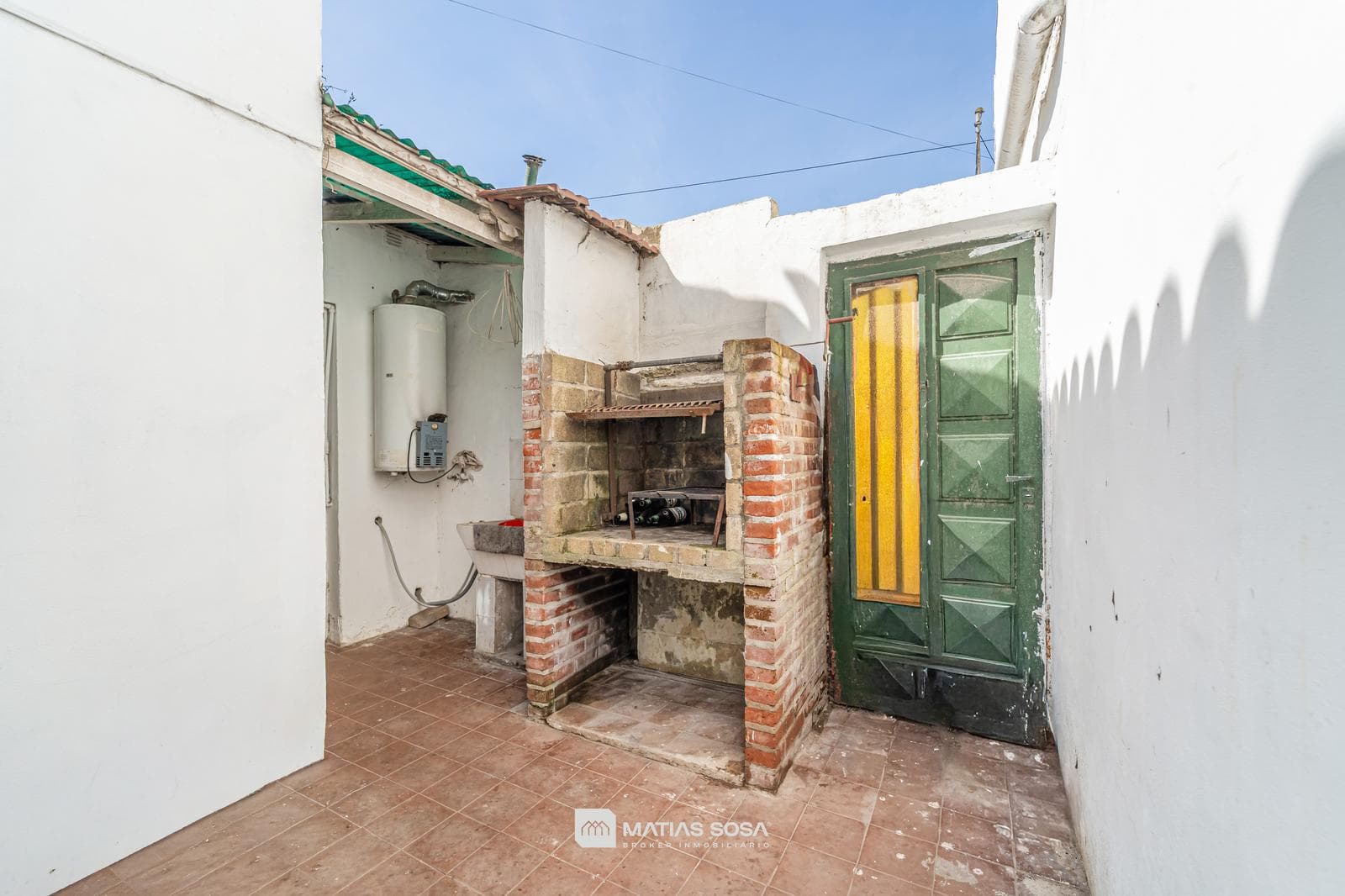 For Sale - 3-room house with a patio - Regional Area - Eligible for a mortgage
