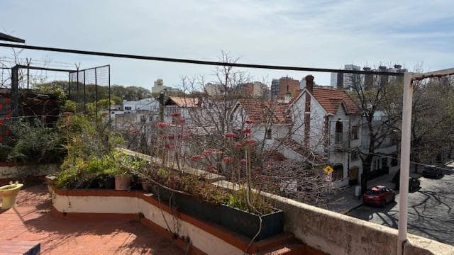 House on its own lot for sale on a corner lot in Parque Patricios