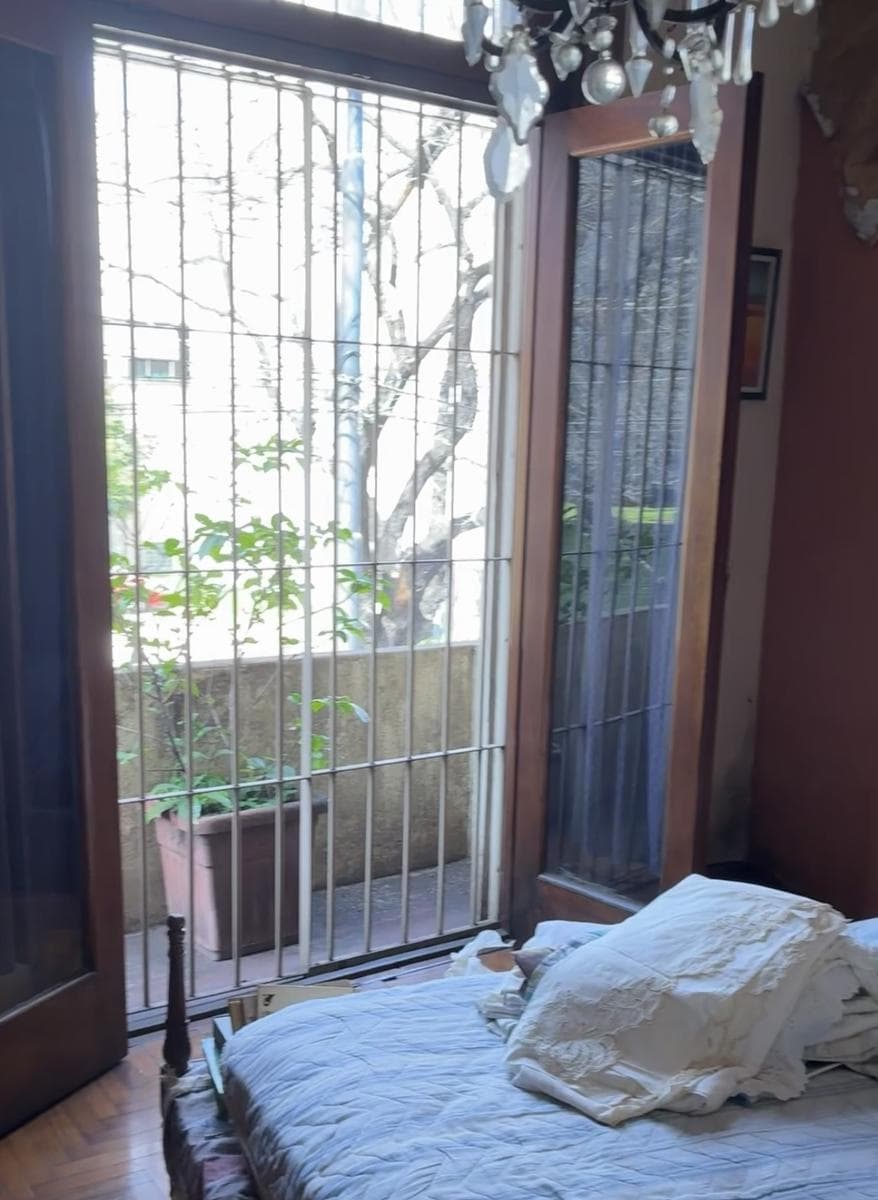 House on its own lot for sale on a corner lot in Parque Patricios