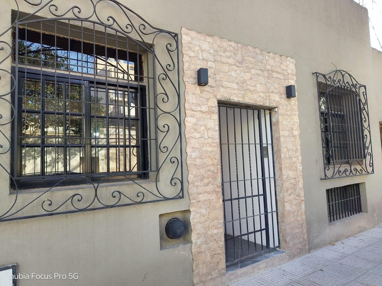 PH for sale in Monte Castro 3 with