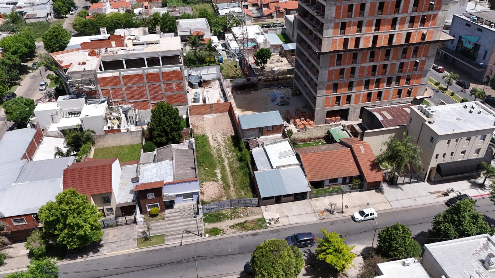 Land for sale with a total area of 333 m2. Located in the heart of Campana