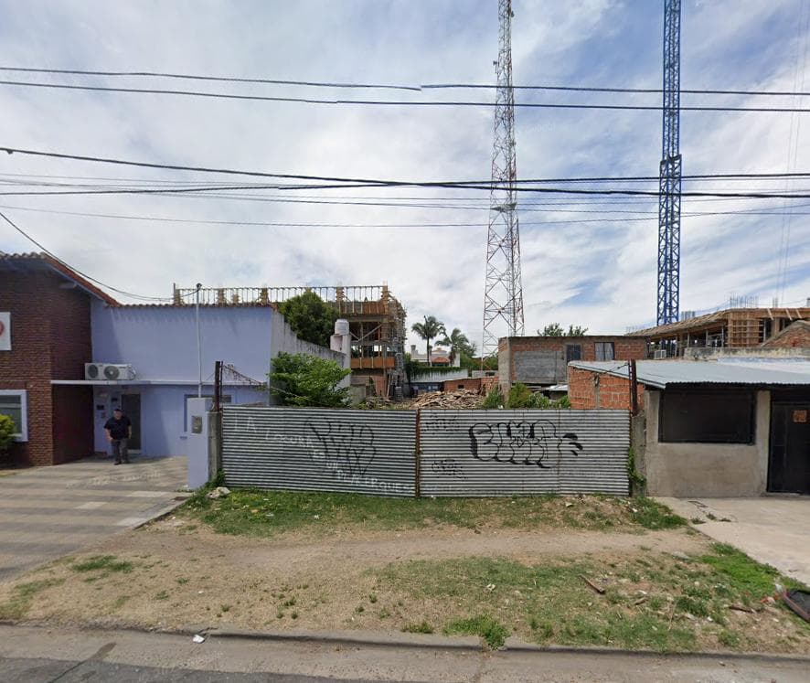 Land for sale with a total area of 333 m2. Located in the heart of Campana