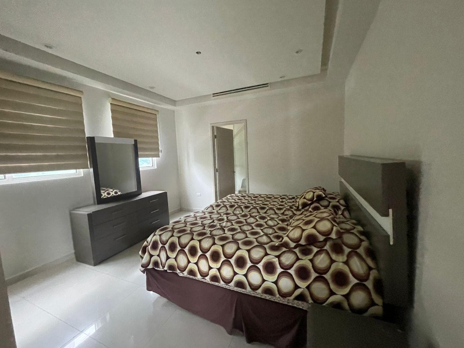 APARTMENT FOR SALE IN VALLE ORIENTE
