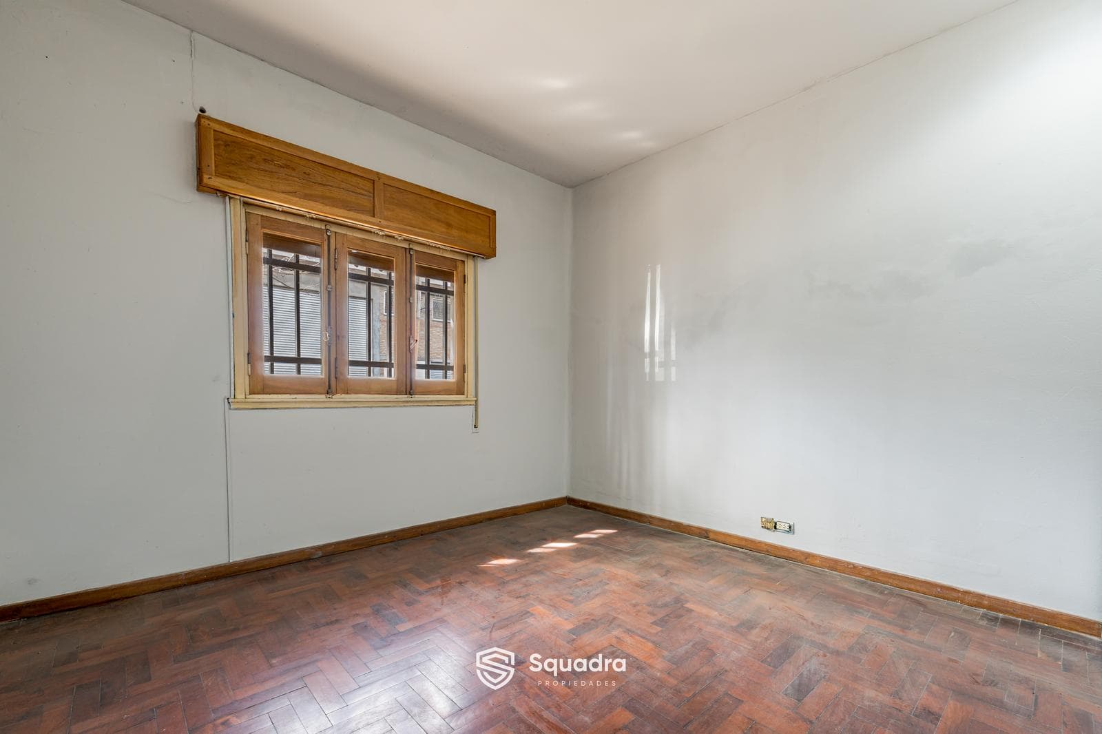 2-Bedroom House with a Patio, Barbecue Area, and Garage
