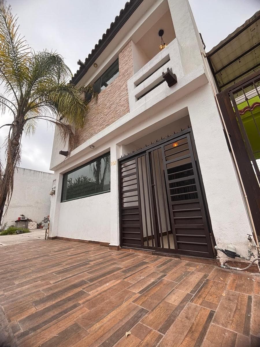 Casa en Venta, Valle de Los Nogales 2E APODACA, NL Sector Privado