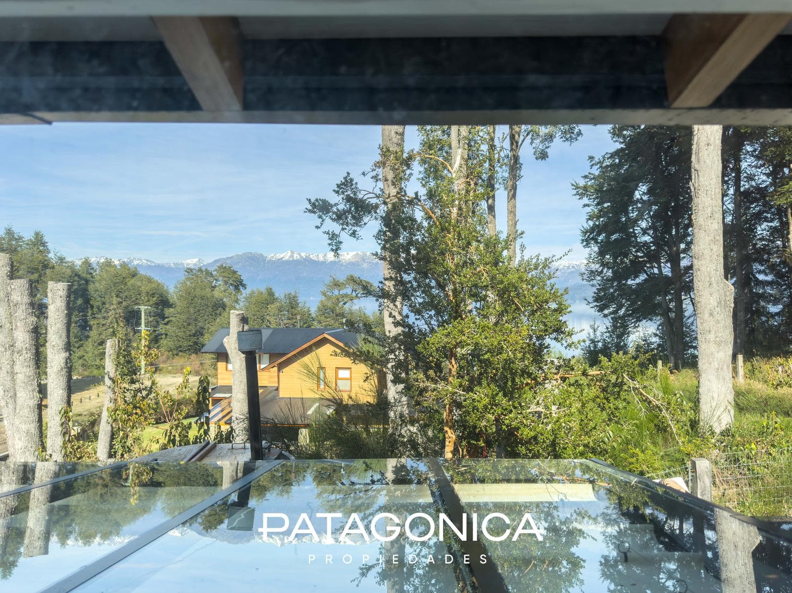 Modern 85 m² house with a view of Lake V. Correntoso.