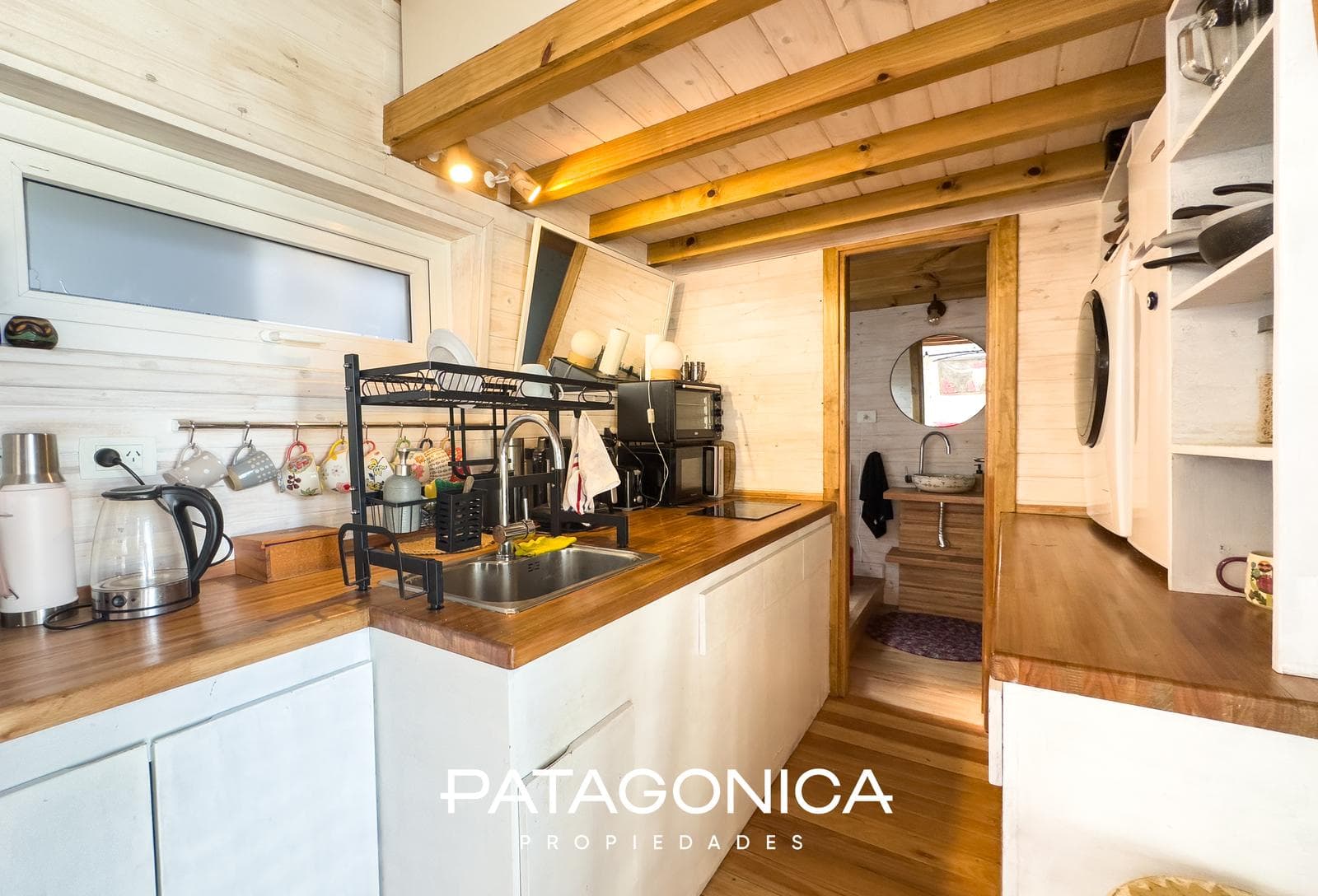 Modern 85 m² house with a view of Lake V. Correntoso.