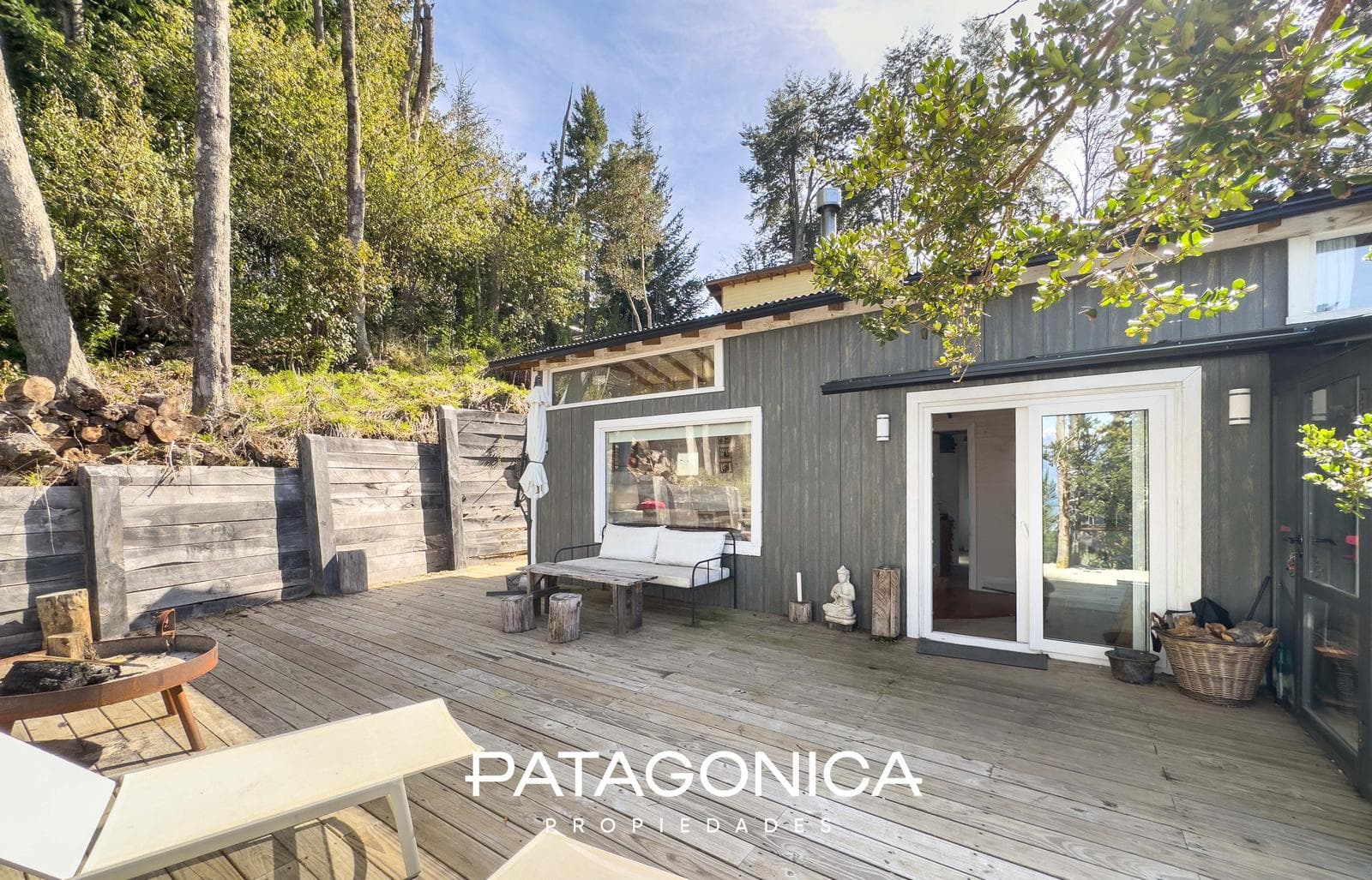 Modern 85 m² house with a view of Lake V. Correntoso.