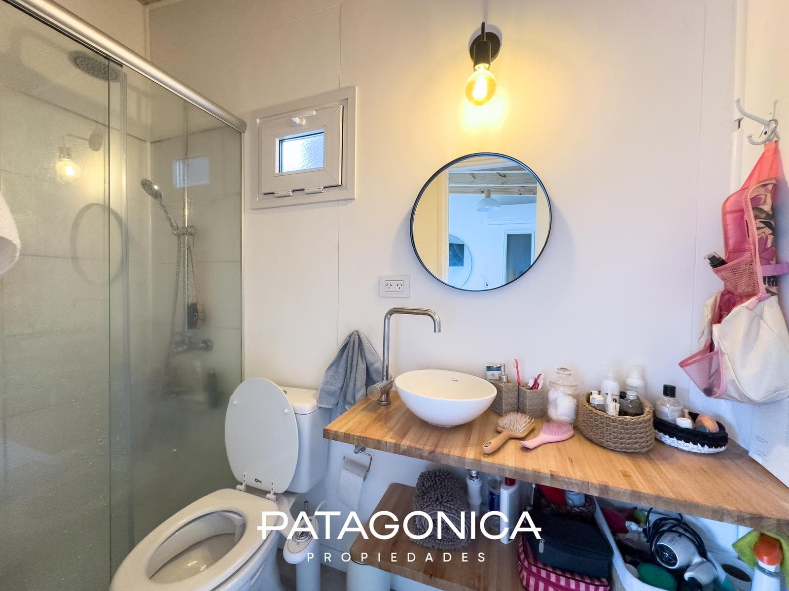Modern 85 m² house with a view of Lake V. Correntoso.