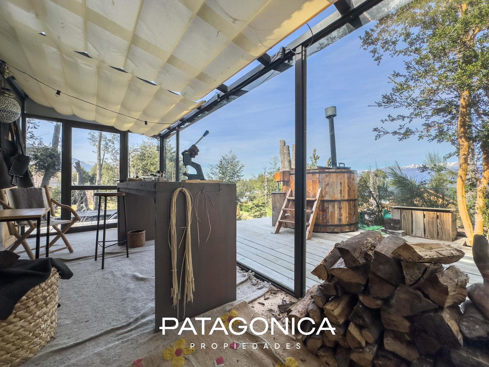 Modern 85 m² house with a view of Lake V. Correntoso.