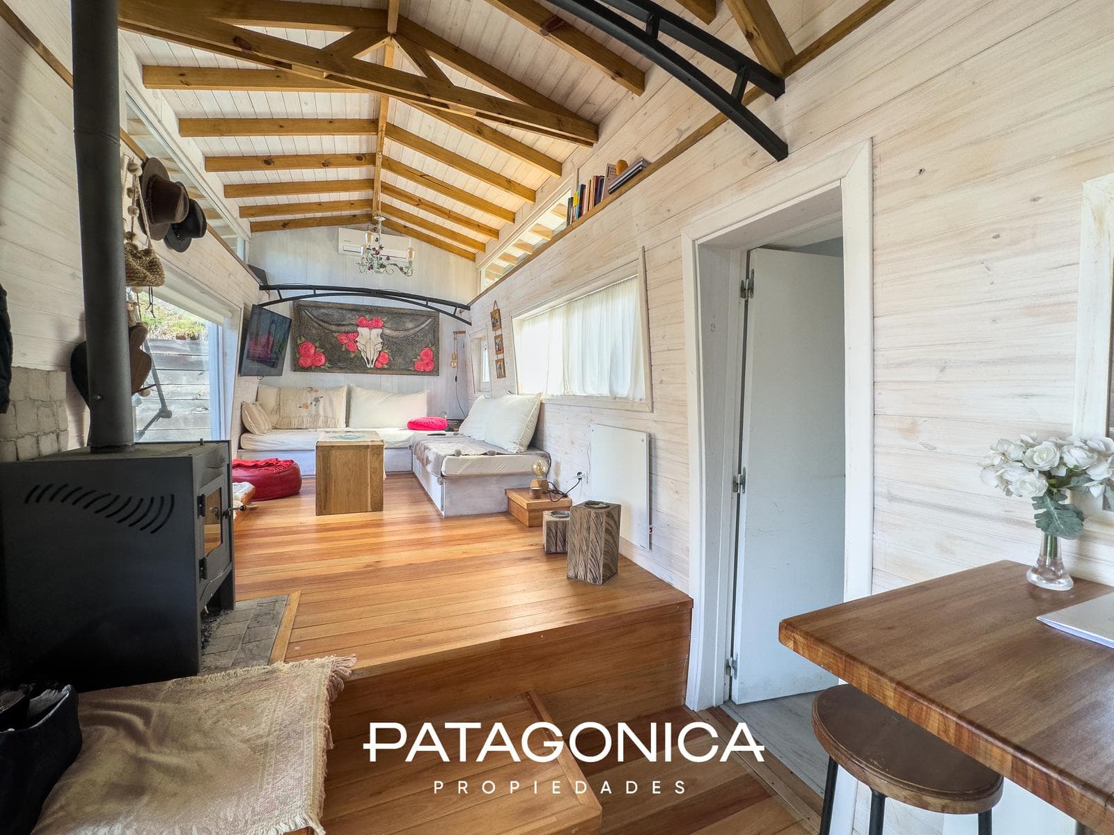 Modern 85 m² house with a view of Lake V. Correntoso.