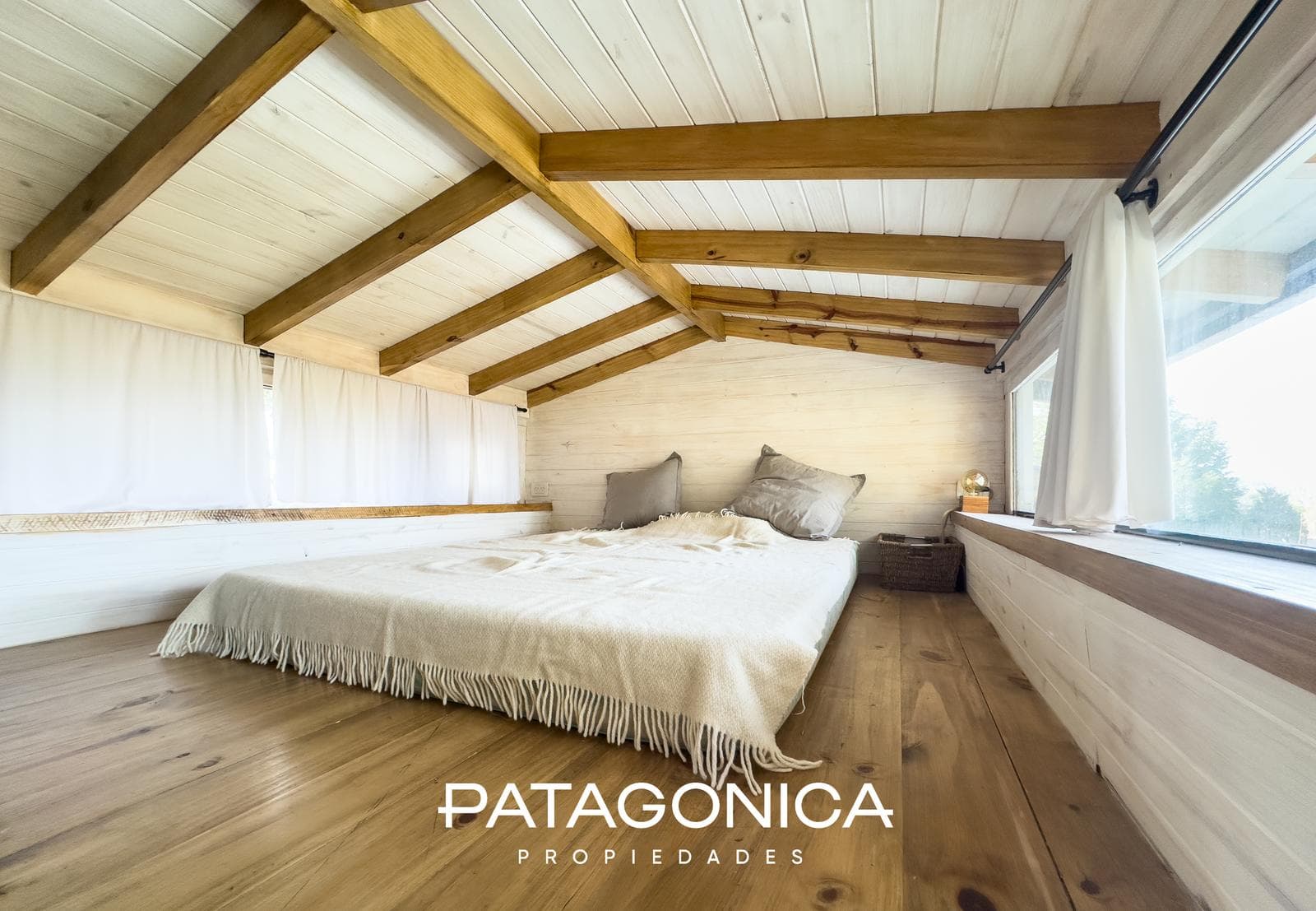 Modern 85 m² house with a view of Lake V. Correntoso.