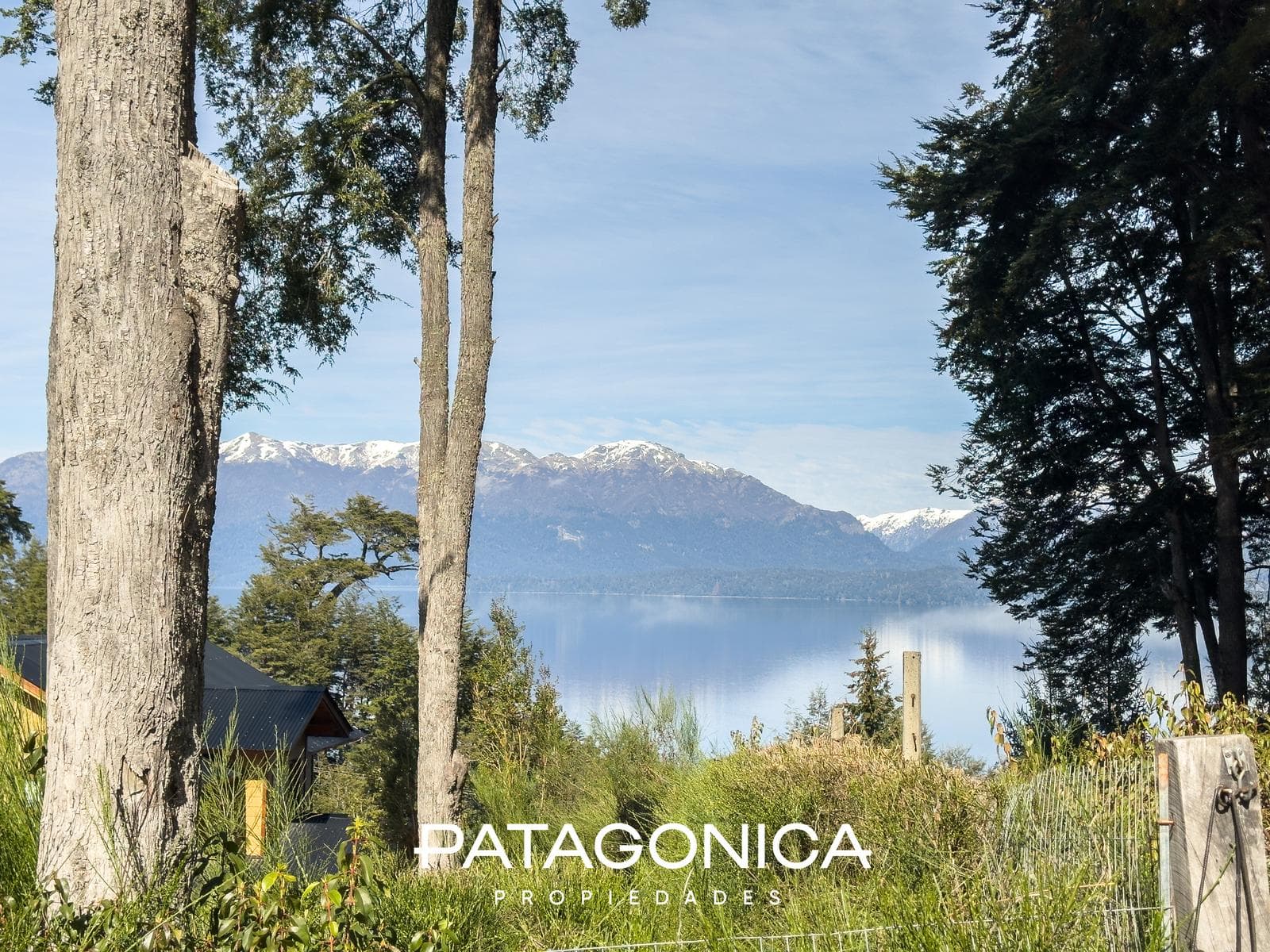 Modern 85 m² house with a view of Lake V. Correntoso.
